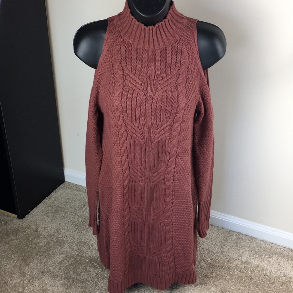 Cold shoulder cable knit sweater